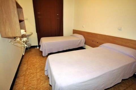 Hostal Can Blanco Sarria de Ter Bilik gambar