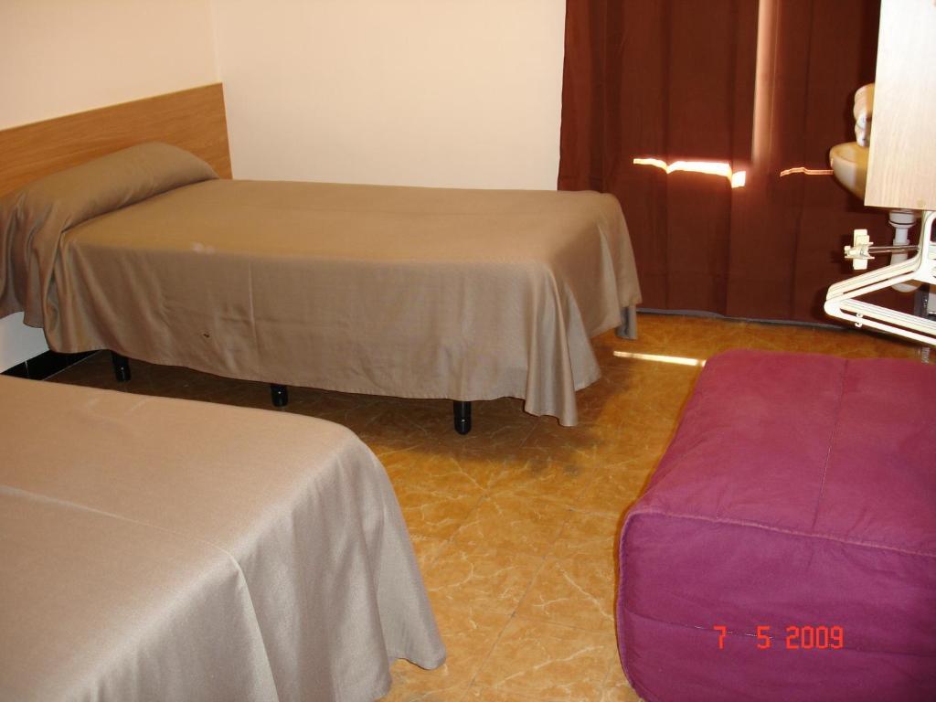 Hostal Can Blanco Sarria de Ter Luaran gambar