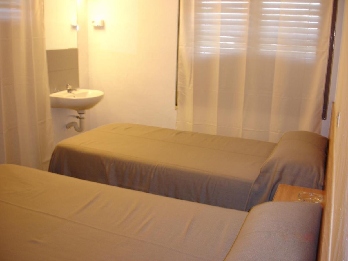 Hostal Can Blanco Sarria de Ter Luaran gambar